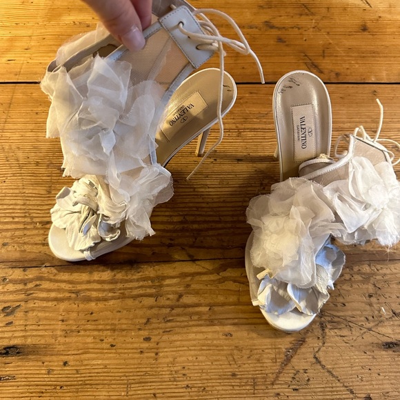 Valentino white leather and tulle heels - Picture 4 of 4